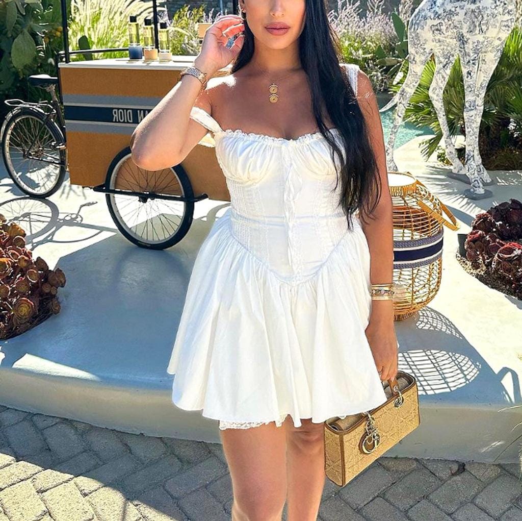 figure hug dress with the lace touch