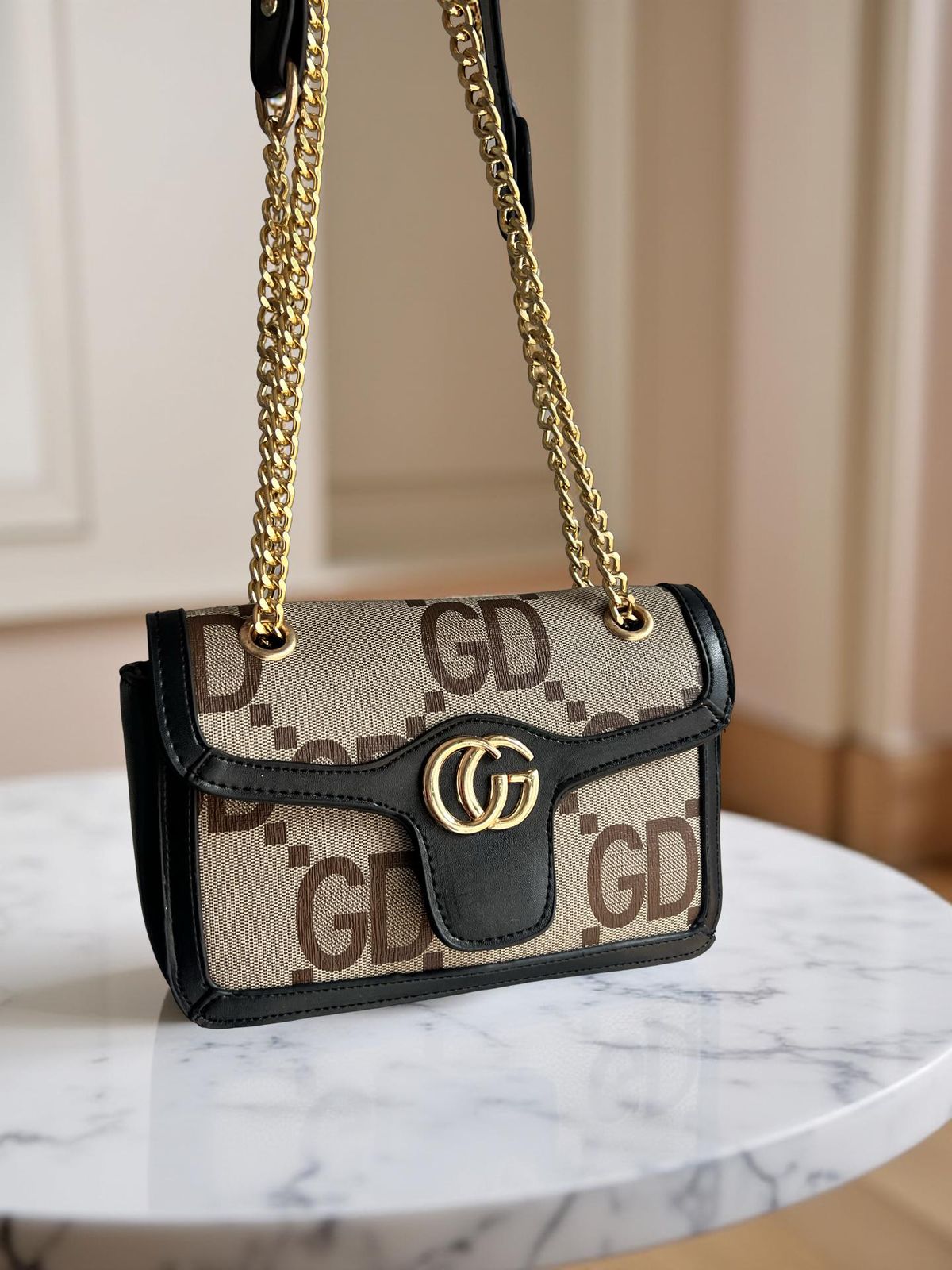 GD sling/shoulder bag