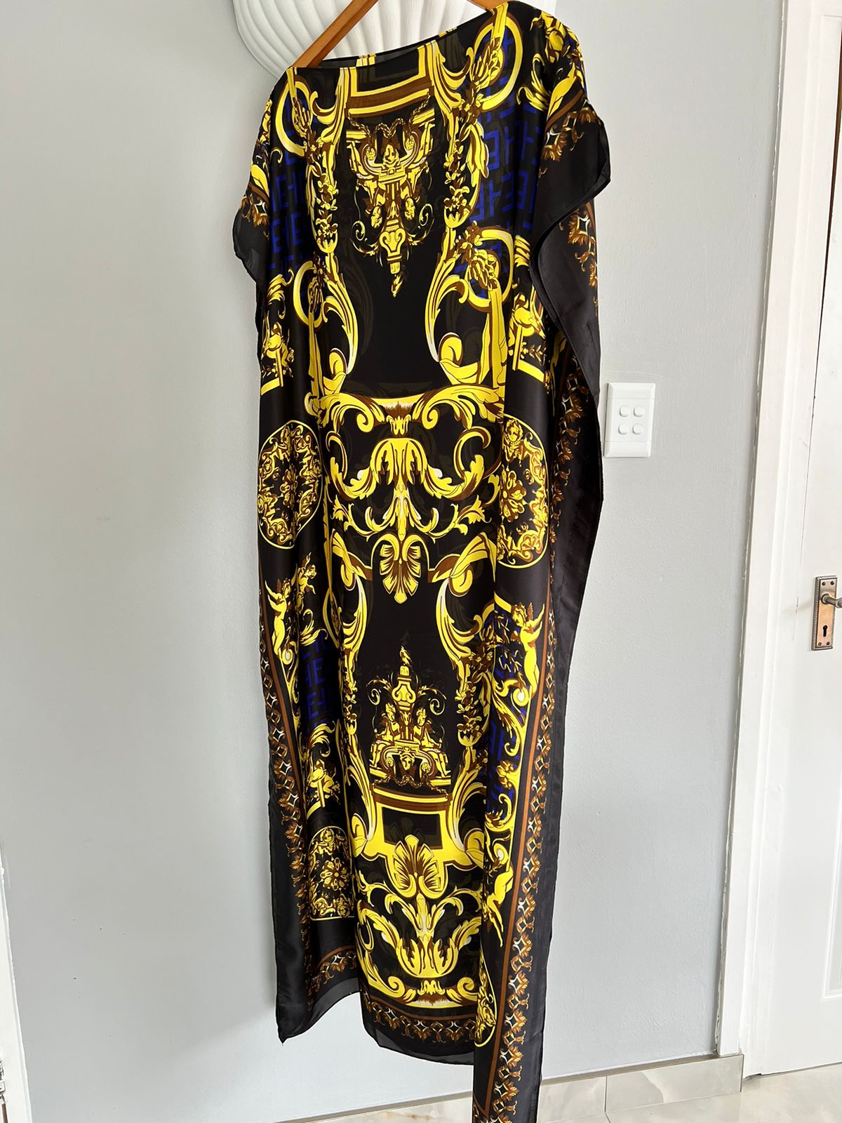 Black yellow blue vesc insp kaftan