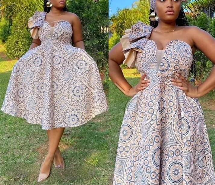 Frilled side arm Mosaic dress