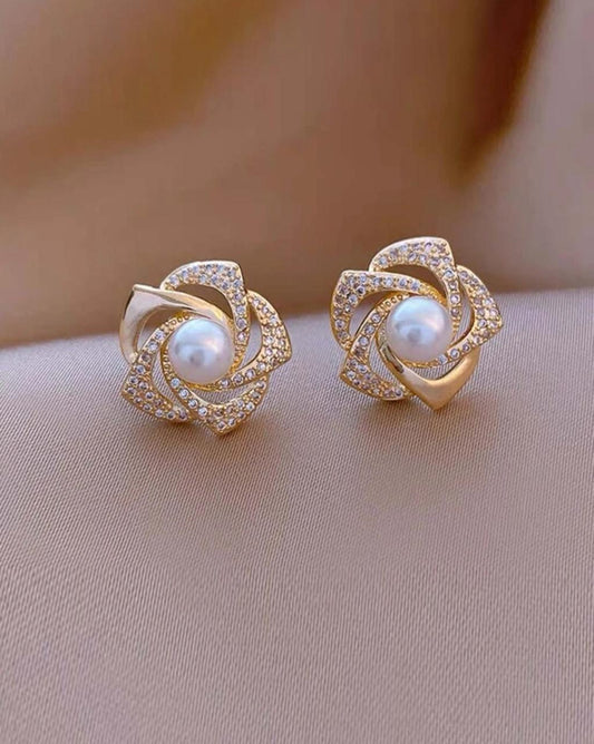 Faux Pearl & Rhinestone Flower Decor Stud Earrings