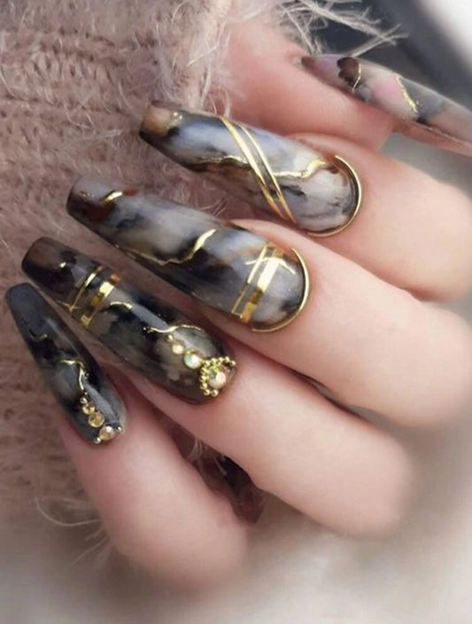 Marble patterned rhinestone nails