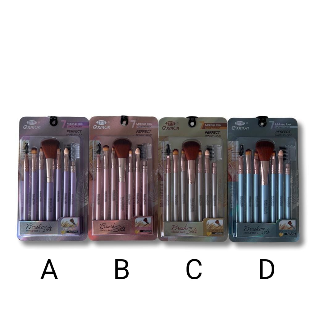 7 piece make up brushes.