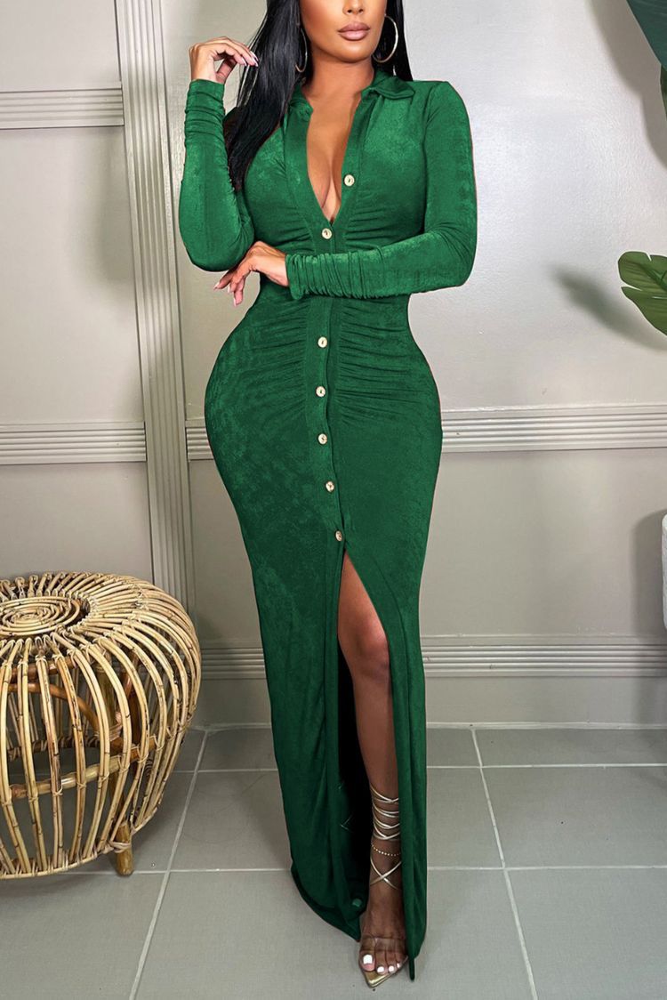 Long sleeves bodycon dress.