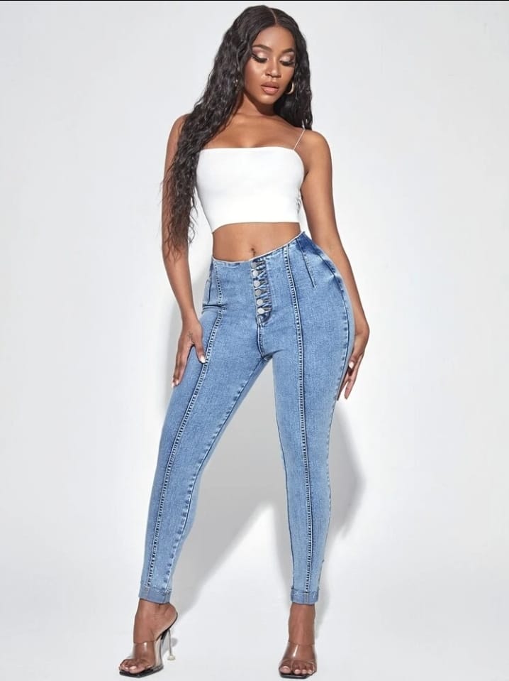 High waisted buttons jeans