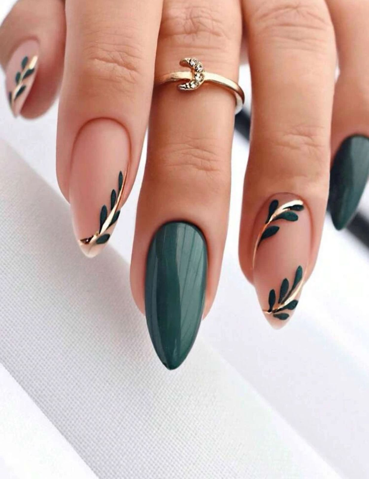 Almond green leaf 24pcs nails