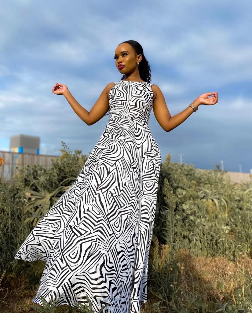 Black lined white sleeveless dress – ClothingCo - Main Image