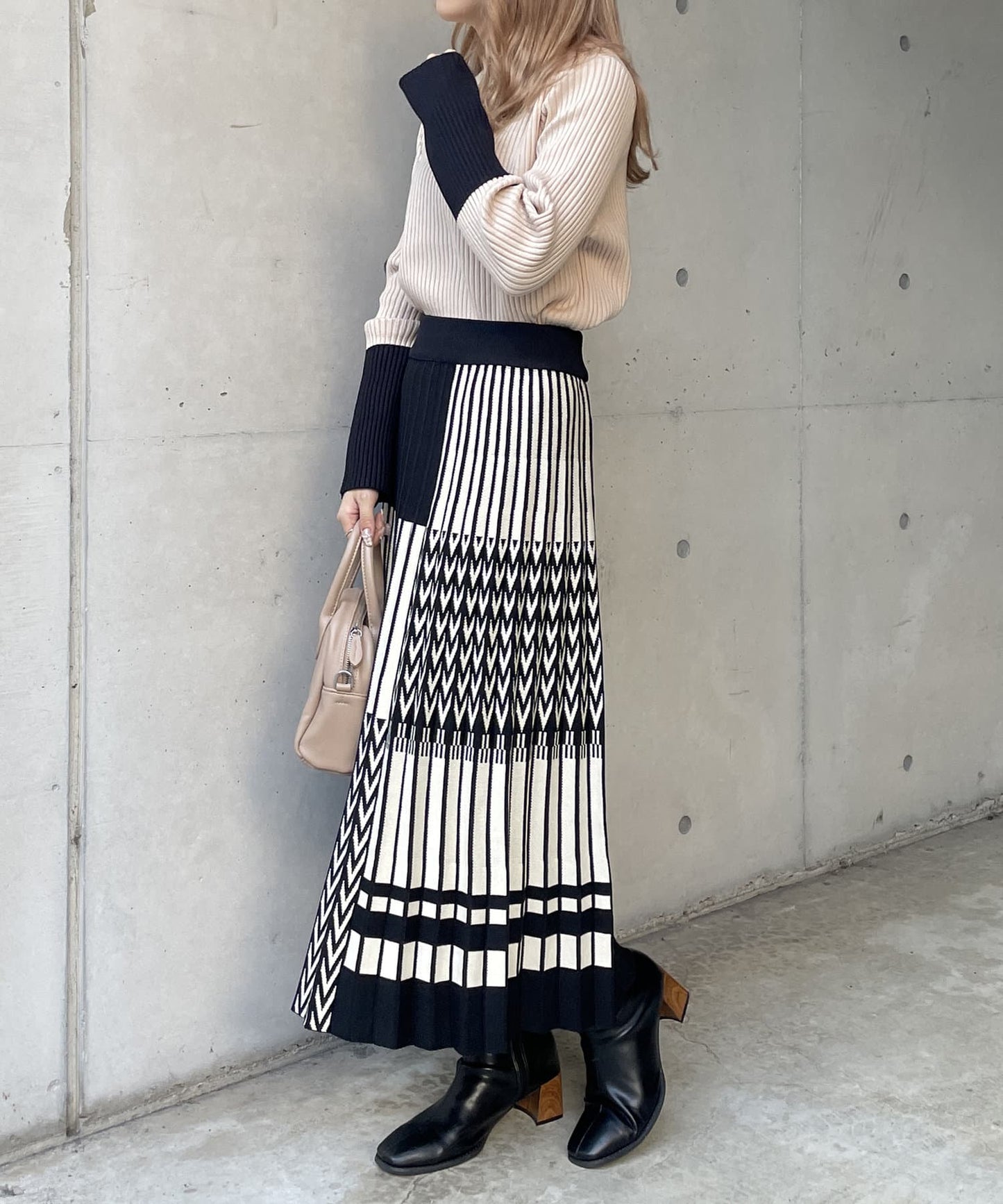 Pleated Flowy skirt