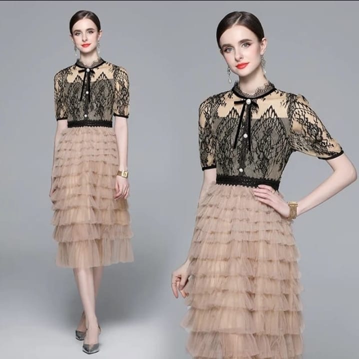 Lace ruffle dress – ClothingCo