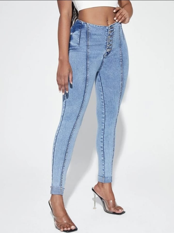 High waisted buttons jeans