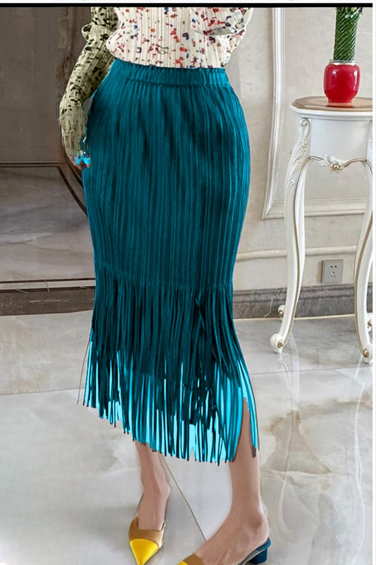 Elasticated end tassel skirt