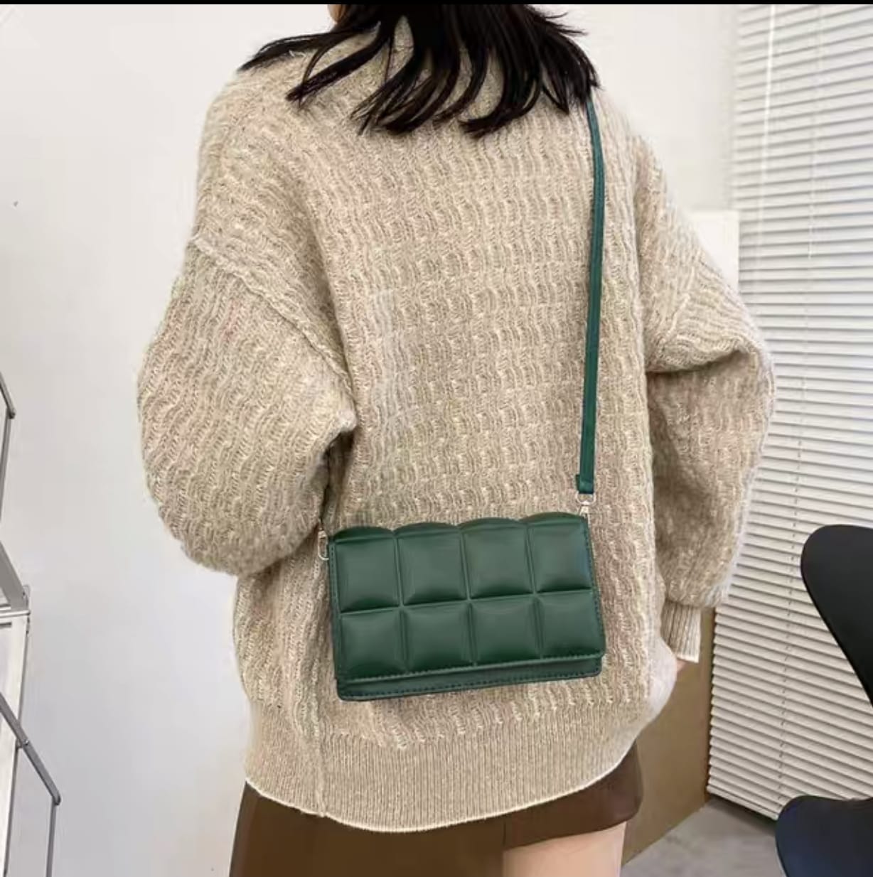 Solid color swank bag