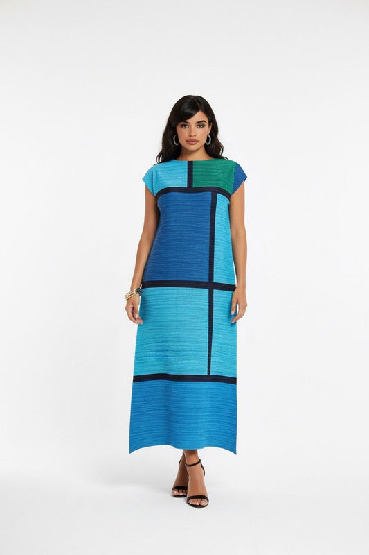 Fine pleats short sleeves dress