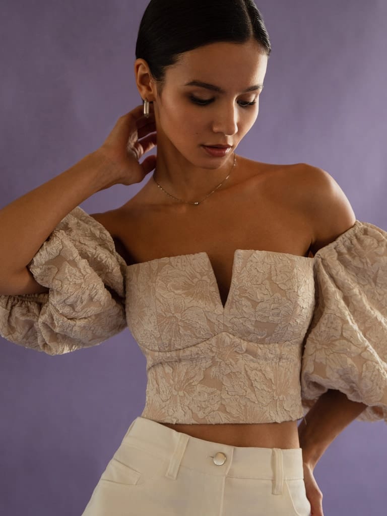 Balloon sleeves off shoulder crop top