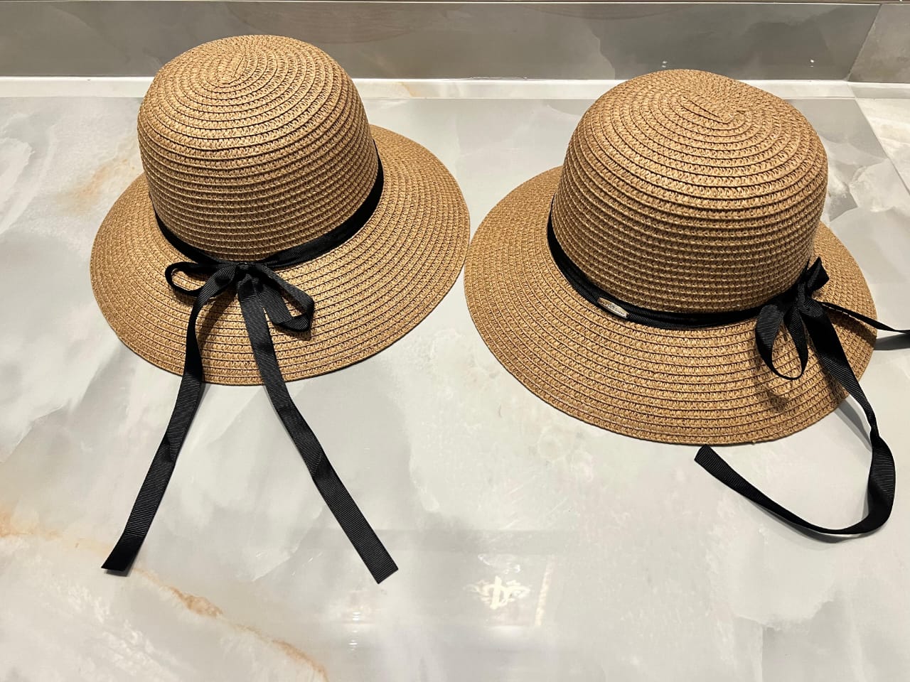 Tinny Ribbon Beige hats