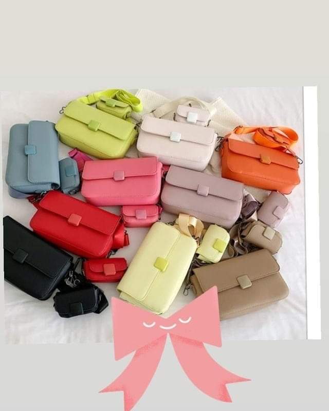 3 piece solid colour bag.