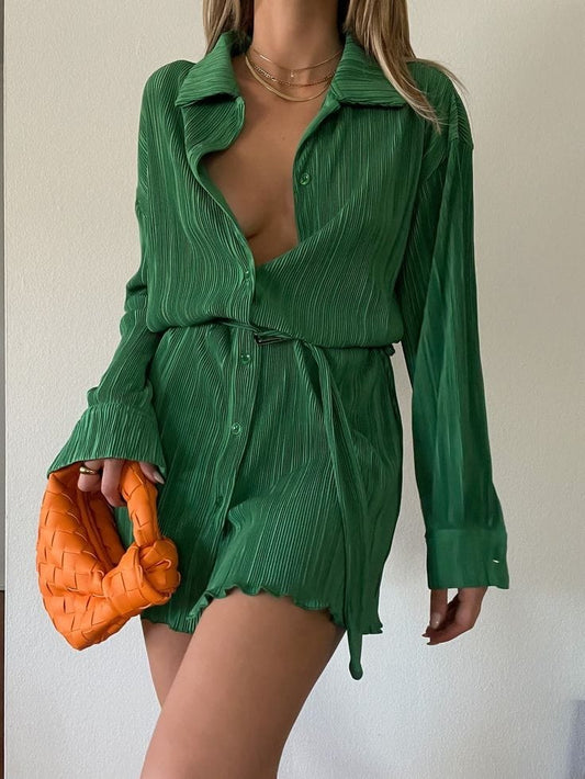 Fine pleated button down shirt.
